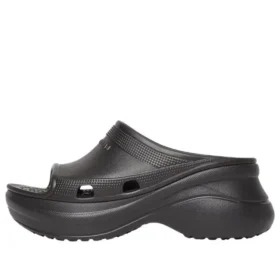 Crocs Pool Slide-Sandalen “Black” 677386W1S8E1000