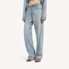Damesjeans met gedraaide naden in bleek lichtblauw
