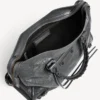 De City Bag Medium in vulkanisch gesteente
