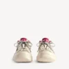 Dames-sneaker ‘Hamptons’ met medium versleten look in gebroken wit/rood