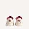 Dames-sneaker ‘Hamptons’ met medium versleten look in gebroken wit/rood