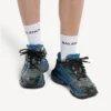 Heren Runner sneaker van mesh met kleurverloop in zwart/blauw/grijs