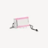 Herenbedeltje/sleutelhanger in de vorm van een treinkaartje in wit/zwart/roze
