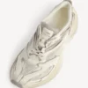 Jet-sneaker voor heren in de kleur ‘eggshell’