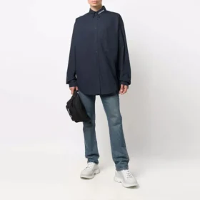 Overhemd met lange mouwen, knoopsluiting en logo op de kraag “Navy” 671586TYB184100