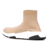 Speed Graffiti-Sneakers “Beige gebreid met witte en zwarte graffiti-zool” 605942W2DB79791